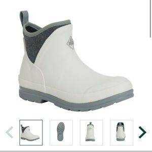 Muck ankle boots